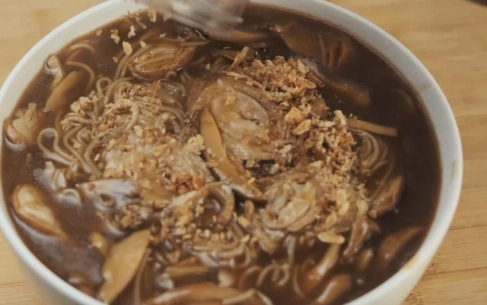 gastronomie taiwan Stewed pork intestine (大肠面线)