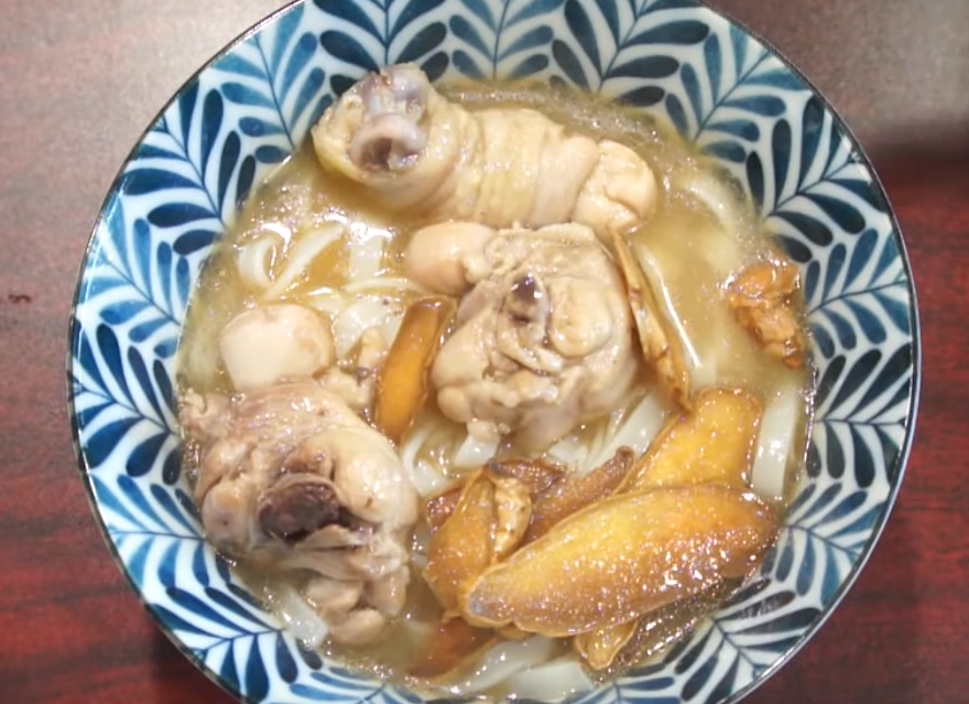 gastronomie taiwan Sesame oil chicken soup (麻油鸡汤)