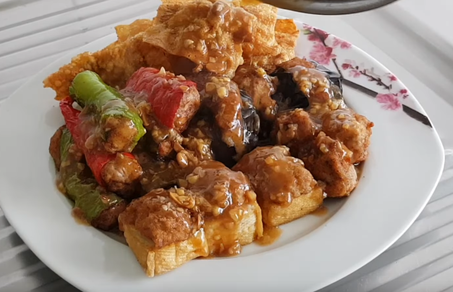 gastronomie taiwan Hakka-style stuffed tofu (客家豆腐)