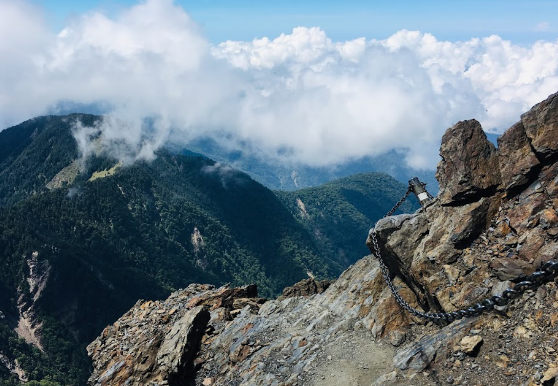 Lire la suite à propos de l’article Randonnées à Taïwan : Explorez la nature spectaculaire de l’île