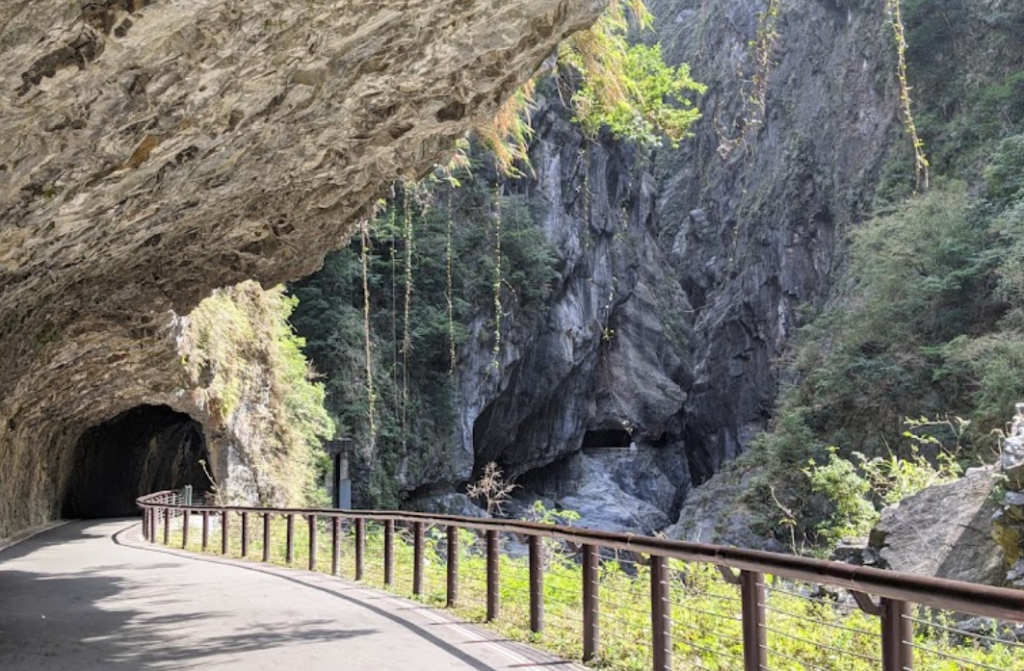 Taroko Tunnel of Nine Turns