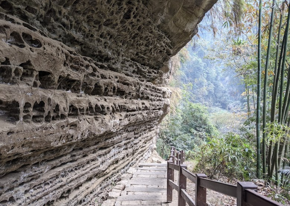 taroko swallow cliff