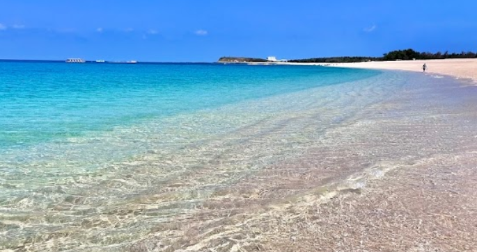 La Plage de Jibei eau turquoise