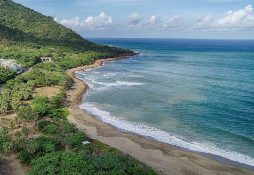 Lire la suite à propos de l’article Plage de Jialeshui : un paradis pour les surfeurs et amoureux de la nature