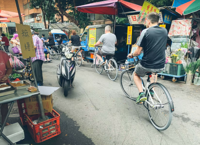 Visiter Taipei à vélo en groupe